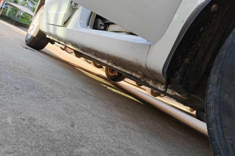 Used Geely Auto Vision 2013 1.5L Manual Comfort Model Right Side Sill