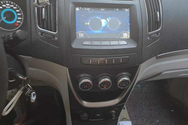 Used Geely Auto Vision 2015 1.5L Manual Elite Model Audio And AC Panel