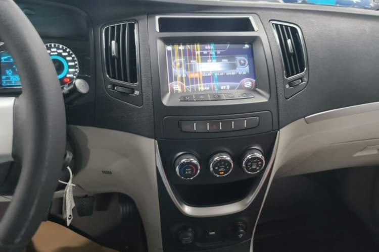 Used Geely Auto Vision 2015 1.5L Manual Elite Model Audio And AC Panel