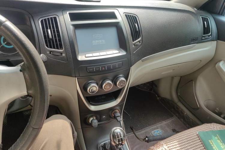 Used Geely Auto Vision 2015 1.5L Manual Elite Model Audio And AC Panel