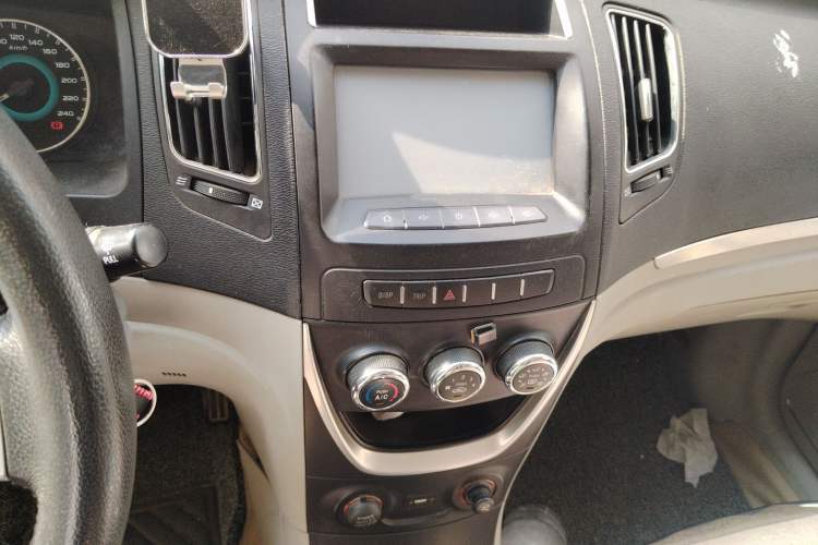 Used Geely Auto Vision 2015 1.5L Manual Elite Model Audio And AC Panel