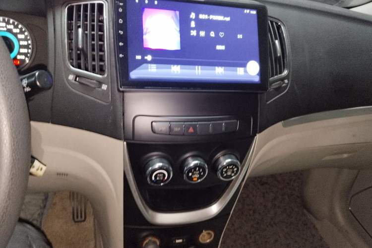 Used Geely Auto Vision 2015 1.5L Manual Elite Model Audio And AC Panel
