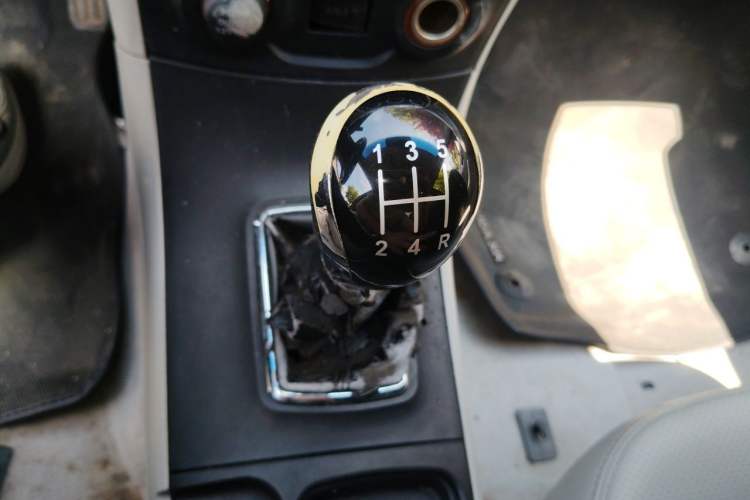 Used Geely Auto Vision 2015 1.5L Manual Elite Model Gear Lever
