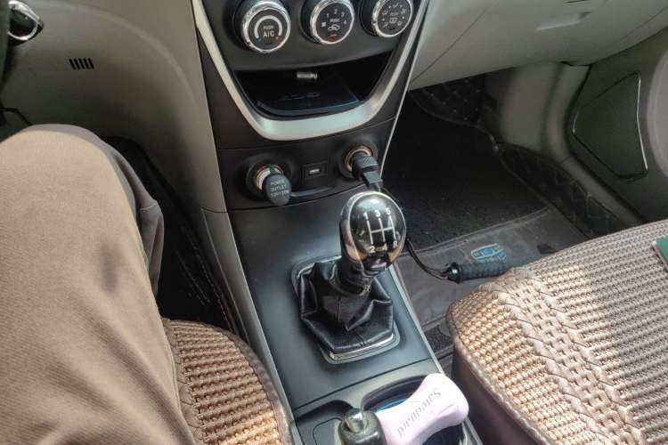 Used Geely Auto Vision 2015 1.5L Manual Elite Model Gear Lever