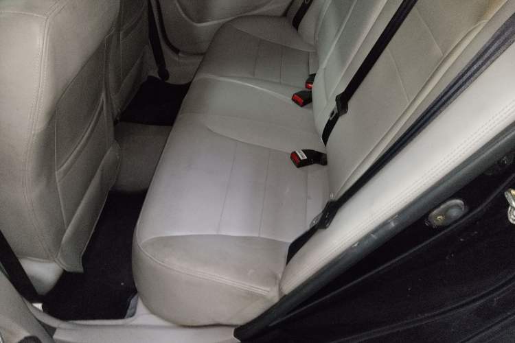 Used Geely Auto Vision 2015 1.5L Manual Elite Model Interior 4