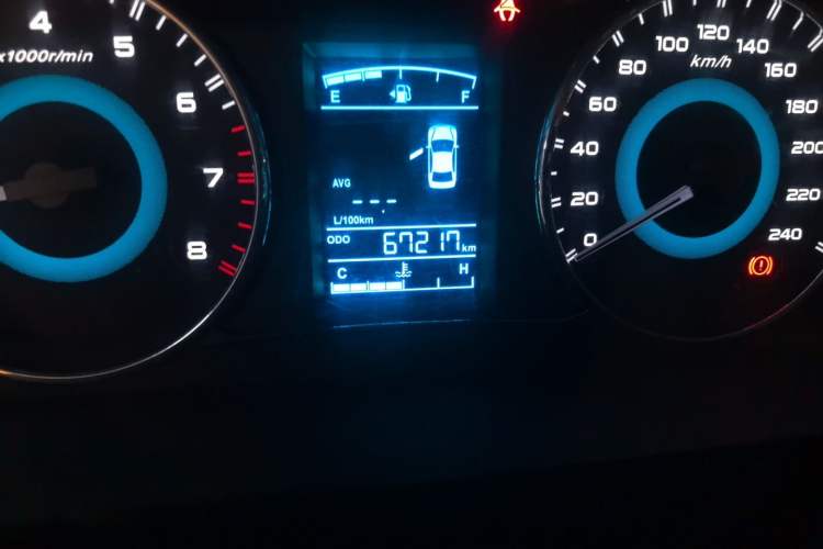 Used Geely Auto Vision 2015 1.5L Manual Happiness Edition Odometer Close Up