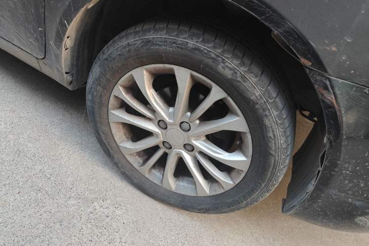 Used Geely Auto Vision 2015 1.5L Manual Elite Model Right Front Wheel Hub