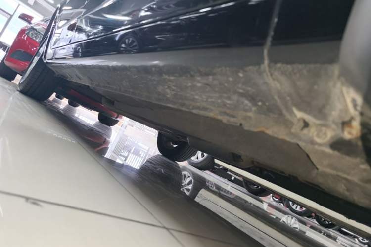 Used Geely Auto Vision 2015 1.5L Manual Elite Model Right Side Sill