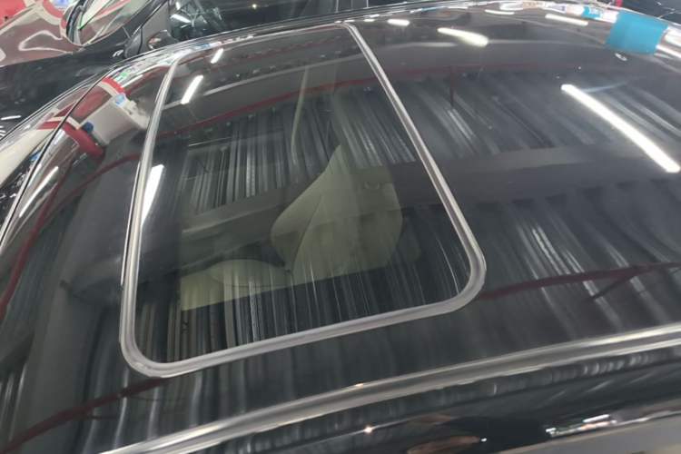 Used Geely Auto Vision 2015 1.5L Manual Elite Model Roof