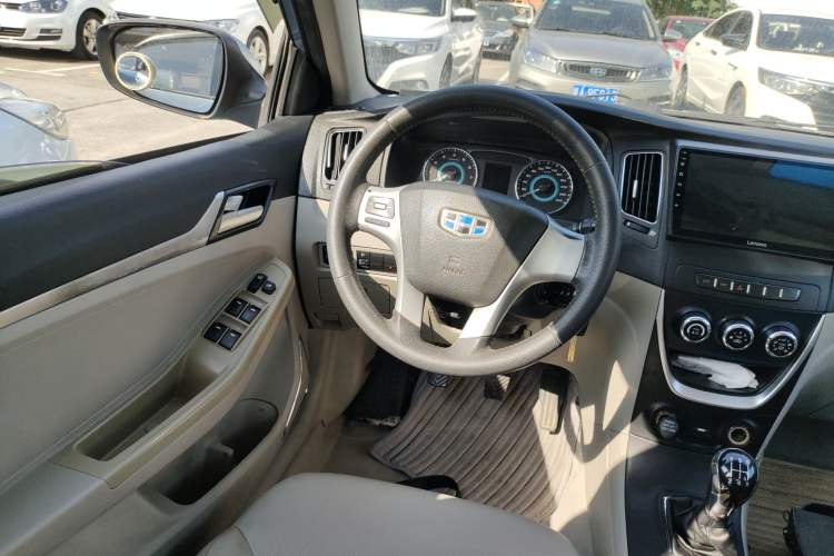 Used Geely Auto Vision 2015 1.5L Manual Elite Model Steering Wheel