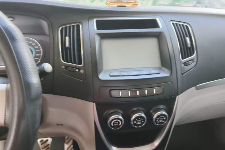 Used Geely Auto Vision 2015 1.5L Manual Elite Model Audio And AC Panel