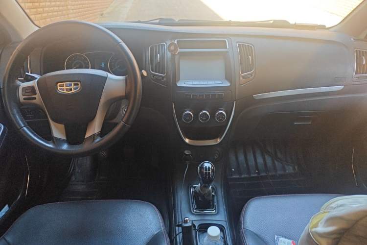 Used Geely Auto Vision 2015 1.5L Manual Happiness Edition Center Console