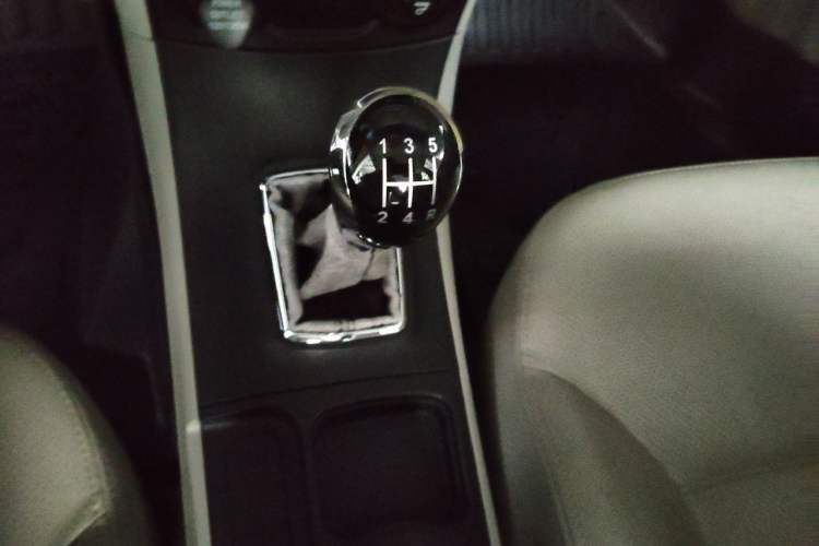 Used Geely Auto Vision 2015 1.5L Manual Happiness Edition Gear Lever