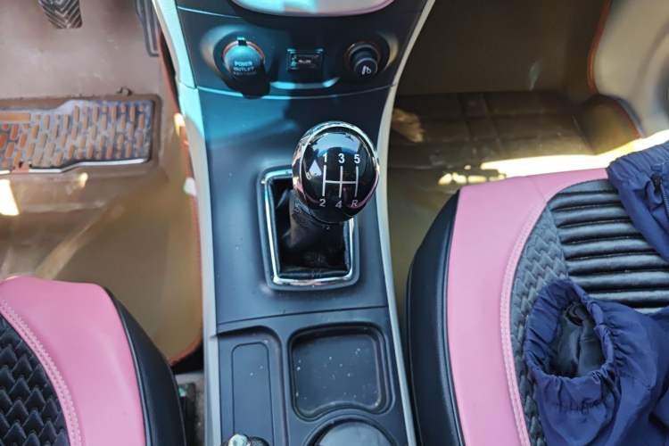Used Geely Auto Vision 2015 1.5L Manual Elite Model Gear Lever