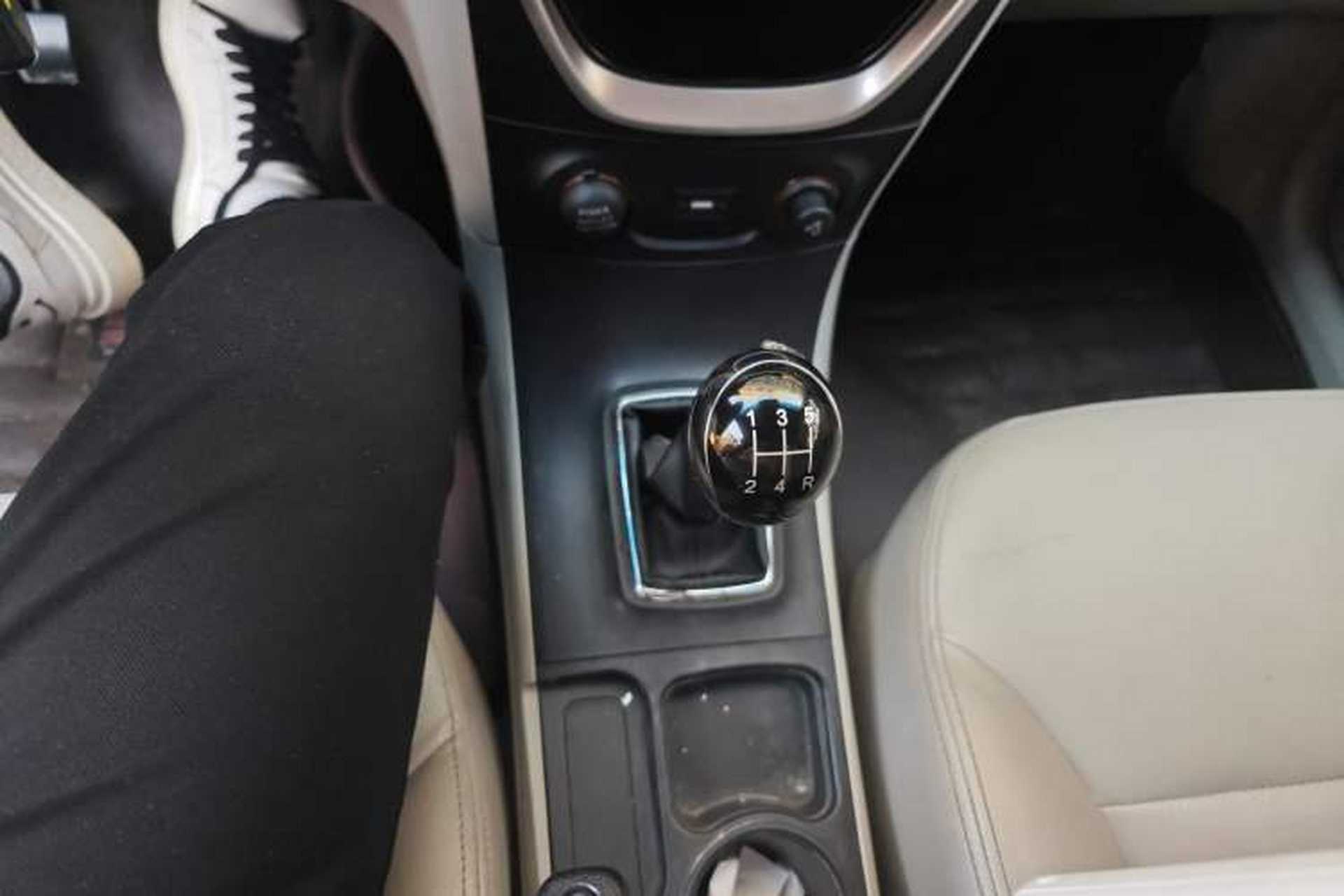 Used Geely Auto Vision 2015 1.5L Manual Elite Model Gear Lever