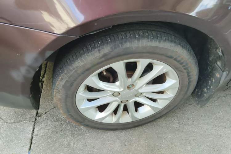 Used Geely Auto Vision 2015 1.5L Manual Elite Model Left Front Wheel Hub