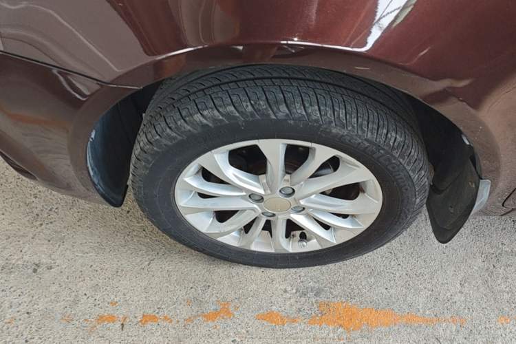 Used Geely Auto Vision 2015 1.5L Manual Elite Model Left Front Wheel Hub