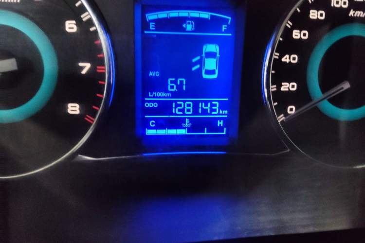 Used Geely Auto Vision 2015 1.5L Manual Happiness Edition Odometer Close Up
