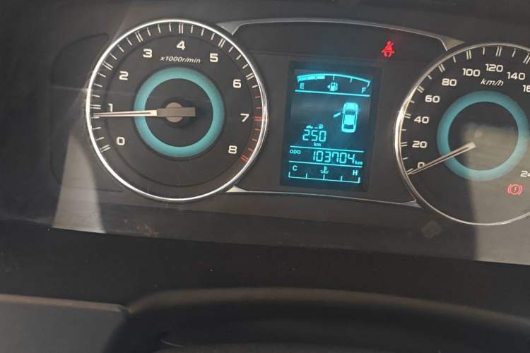 Used Geely Auto Vision 2015 1.5L Manual Happiness Edition Odometer Close Up