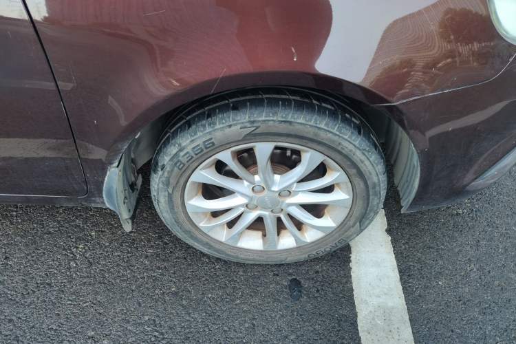 Used Geely Auto Vision 2015 1.5L Manual Elite Model Right Front Wheel Hub