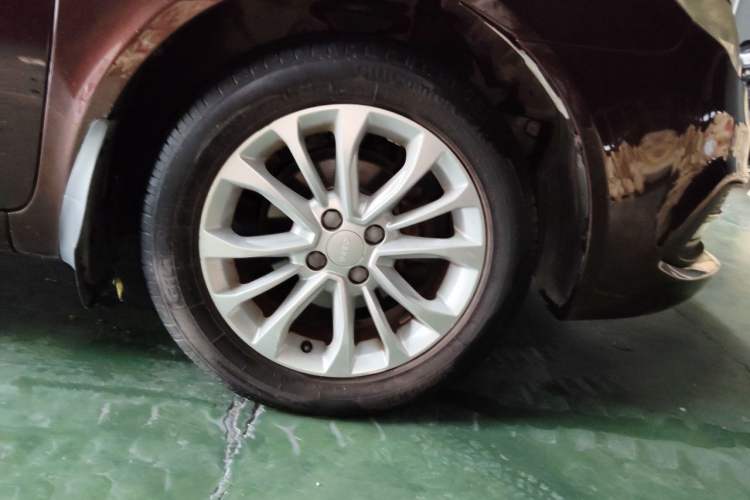 Used Geely Auto Vision 2015 1.5L Manual Happiness Edition Right Front Wheel Hub