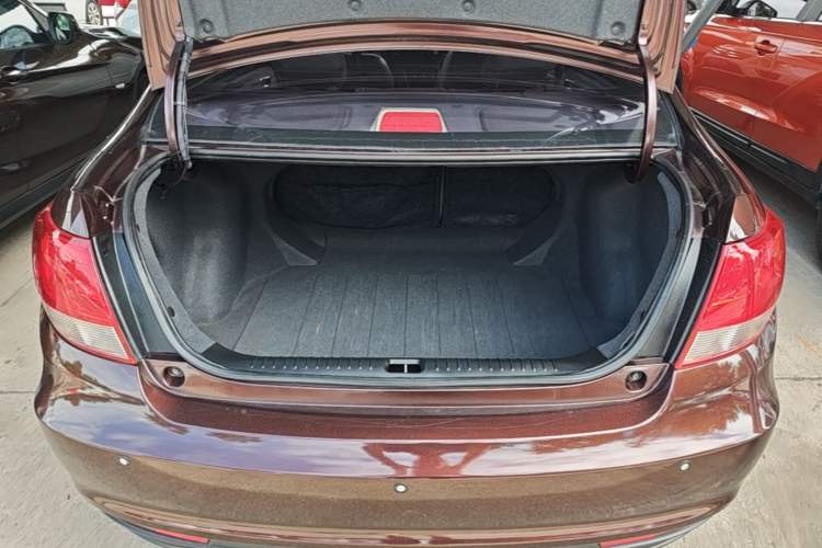 Used Geely Auto Vision 2015 1.5L Manual Elite Model Trunk