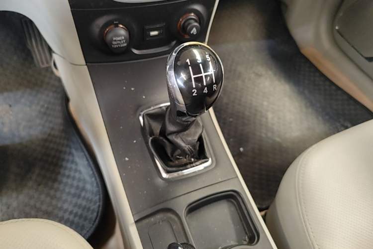 Used Geely Auto Vision 2015 1.5L Manual Elite Model Gear Lever