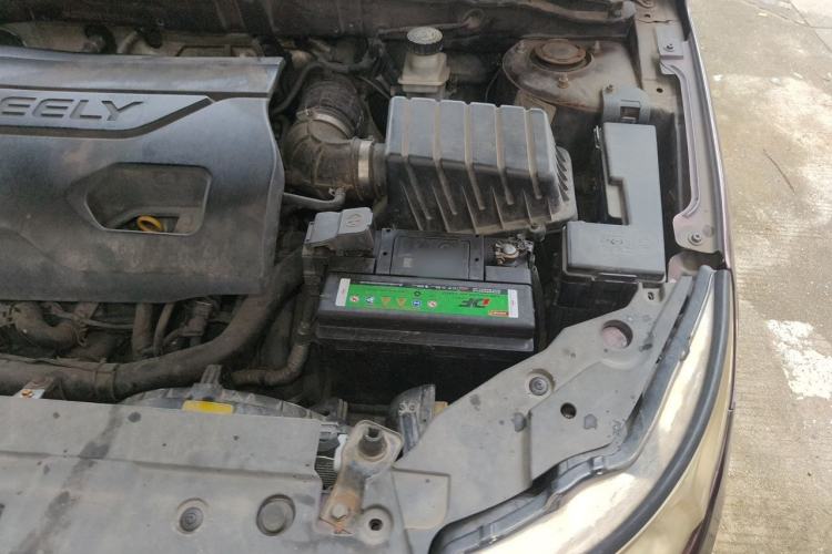Used Geely Auto Vision 2015 1.3T Manual Luxury Model Engine Bay Left