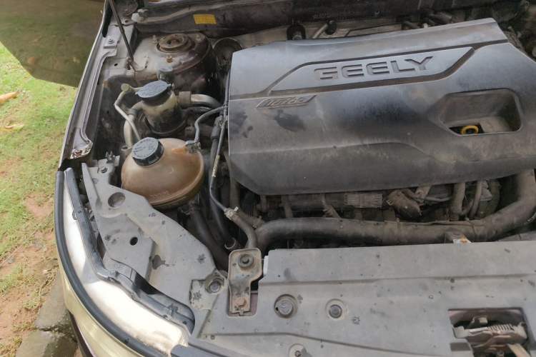 Used Geely Auto Vision 2015 1.3T Manual Luxury Model Engine Bay Right