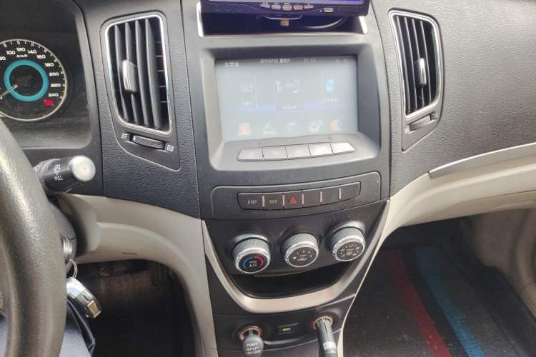 Used Geely Auto Vision 2015 1.5L Manual Elite Model Audio And AC Panel