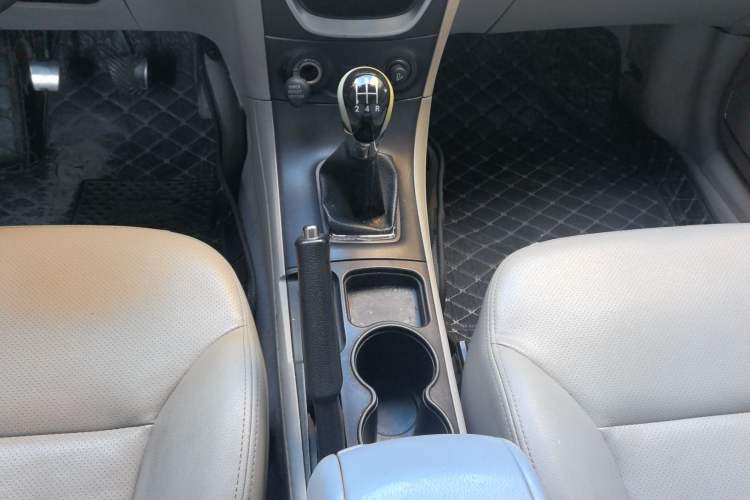 Used Geely Auto Vision 2015 1.5L Manual Elite Model Gear Lever