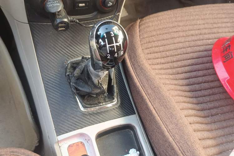 Used Geely Auto Vision 2015 1.5L Manual Elite Model Gear Lever