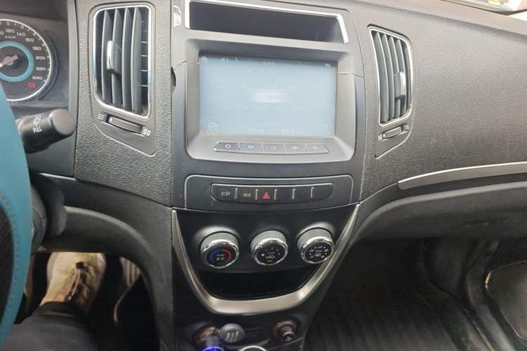 Used Geely Auto Vision 2015 1.5L Manual Happiness Edition Audio And AC Panel