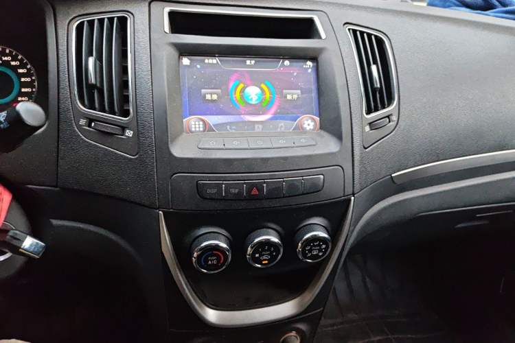 Used Geely Auto Vision 2015 1.5L Manual Happiness Edition Audio And AC Panel