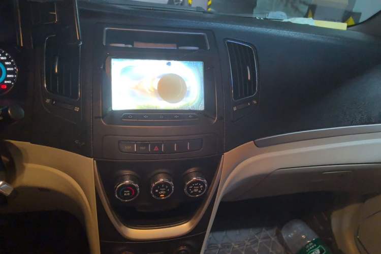 Used Geely Auto Vision 2015 1.5L Manual Happiness Edition Audio And AC Panel