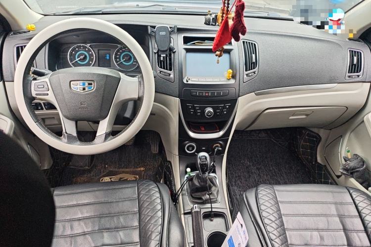 Used Geely Auto Vision 2015 1.3T Manual Luxury Model Center Console