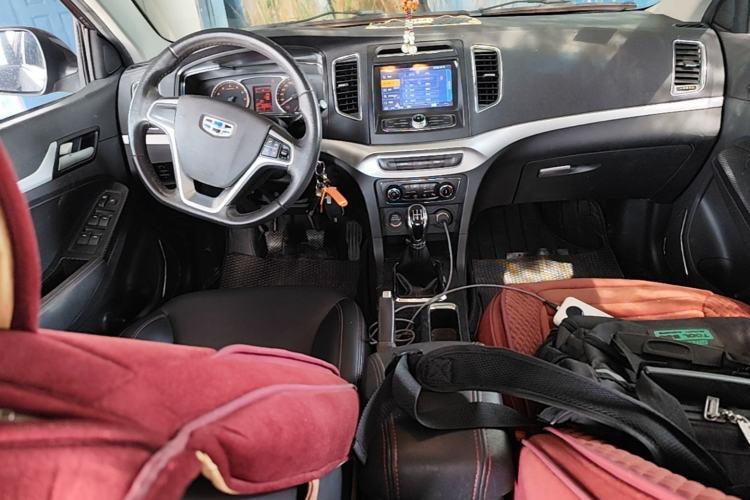 Used Geely Auto Vision 2015 1.5L Manual Elite Model Center Console