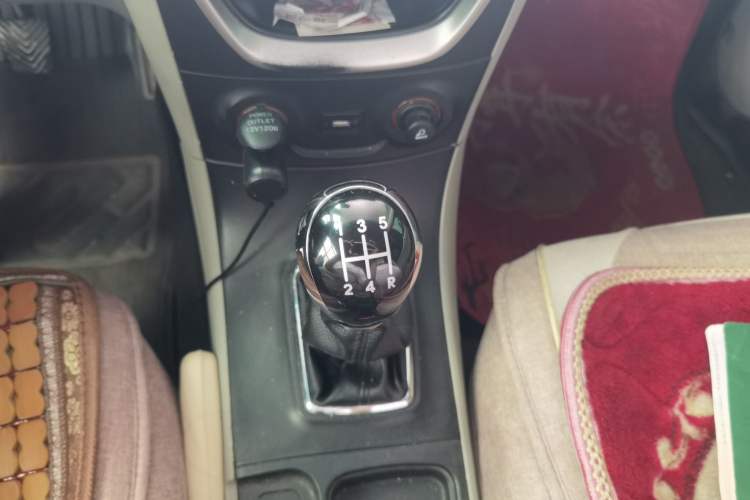 Used Geely Auto Vision 2015 1.5L Manual Elite Model Gear Lever