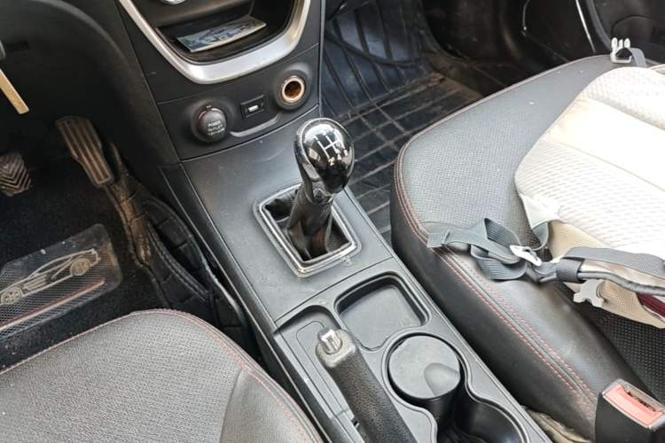 Used Geely Auto Vision 2015 1.5L Manual Elite Model Gear Lever