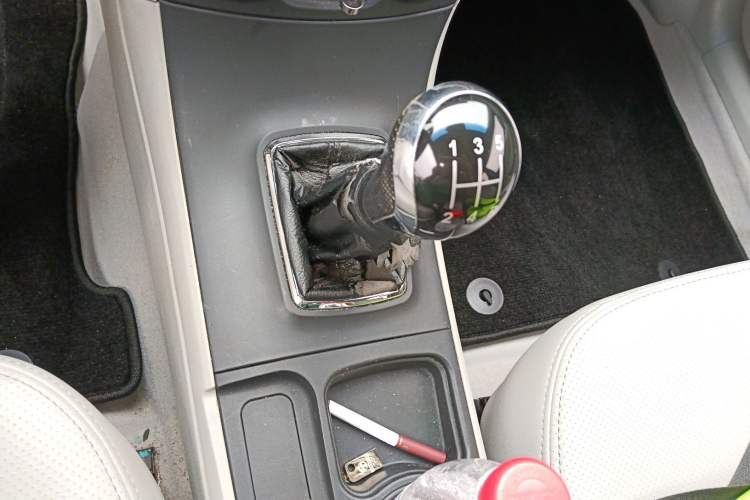 Used Geely Auto Vision 2015 1.5L Manual Elite Model Gear Lever