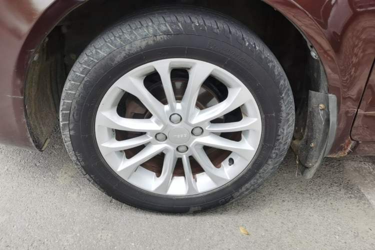 Used Geely Auto Vision 2015 1.5L Manual Elite Model Left Front Wheel Hub