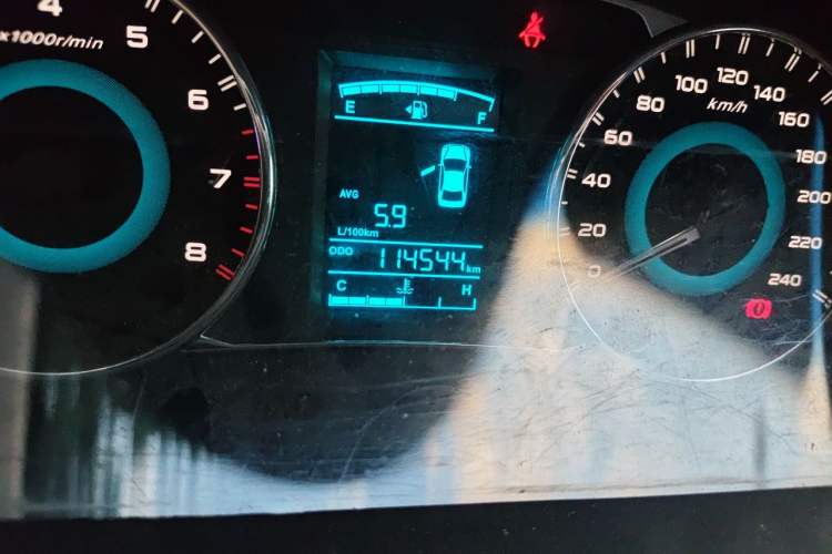 Used Geely Auto Vision 2015 1.5L Manual Happiness Edition Odometer Close Up