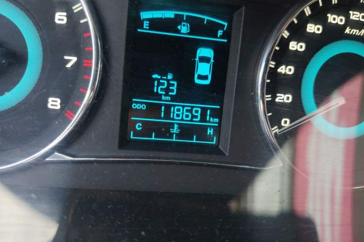 Used Geely Auto Vision 2015 1.5L Manual Elite Model Odometer Close Up