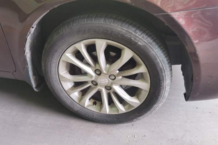 Used Geely Auto Vision 2015 1.5L Manual Elite Model Right Front Wheel Hub
