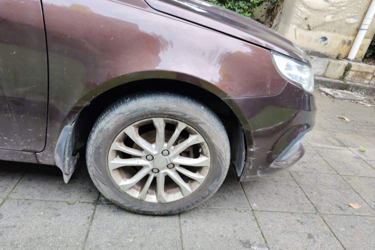 Used Geely Auto Vision 2015 1.5L Manual Elite Model Right Front Wheel Hub