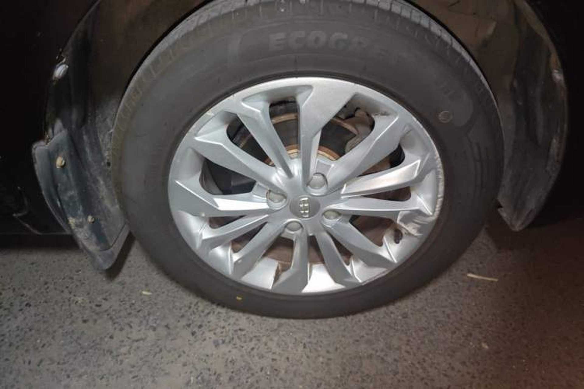 Used Geely Auto Vision 2015 1.5L Manual Happiness Edition Right Front Wheel Hub