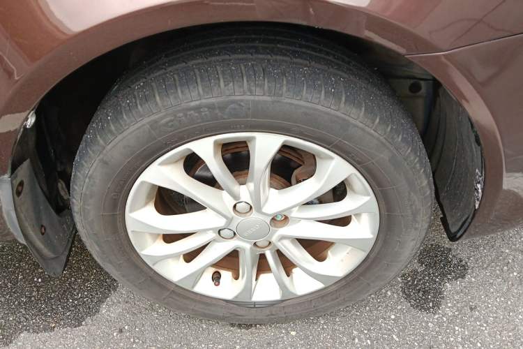Used Geely Auto Vision 2015 1.5L Manual Elite Model Right Front Wheel Hub