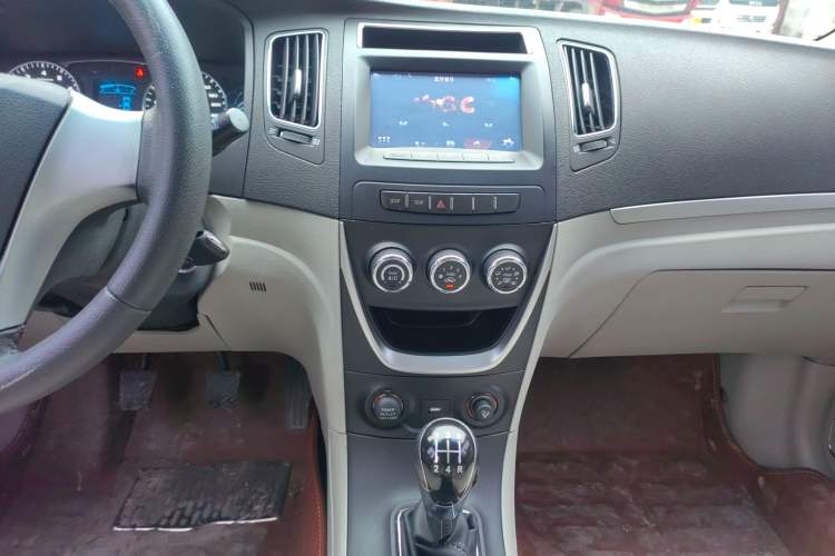 Used Geely Auto Vision 2015 1.5L Manual Elite Model Audio And AC Panel