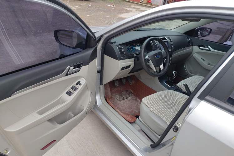 Used Geely Auto Vision 2015 1.5L Manual Elite Model Driver Seat
