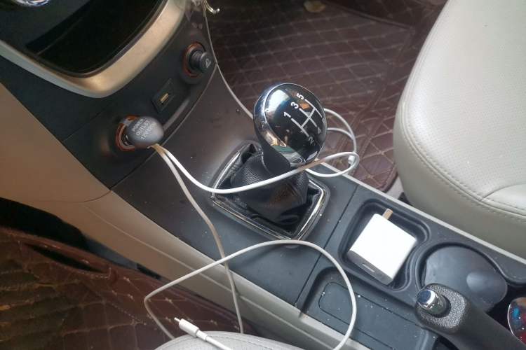 Used Geely Auto Vision 2015 1.5L Manual Elite Model Gear Lever